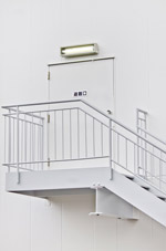 �d�q���ЃT�[�r�X���l�����ǂ̂悤�Ɏ�舵���Ă���̂�