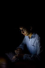 �d�q���ЃT�[�r�X�̃f�����b�g